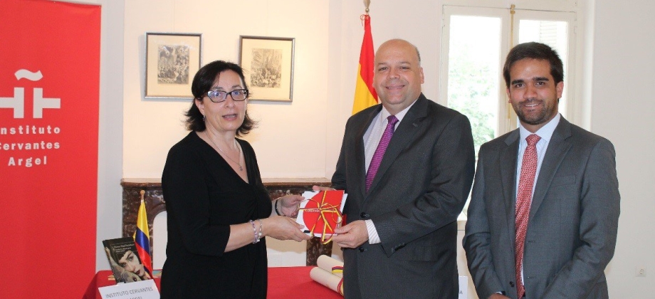 Embajada de Colombia en Italia y Argelia difunden la cultura del español