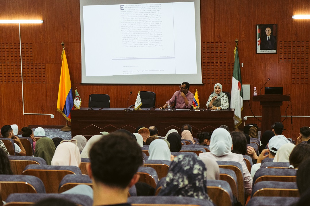 Conversatorio con Javier Ortiz en la Universidad de Orán 2. Créditos: Abdeljalil Hassani