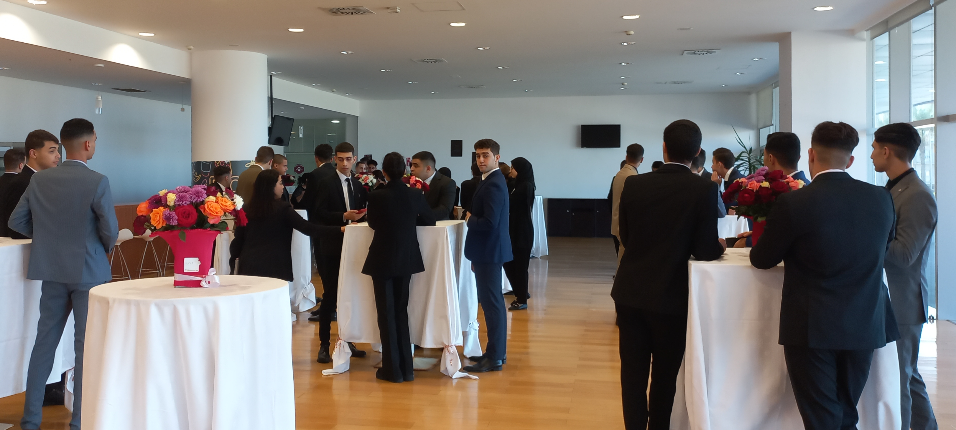 Degustación de la receta preparada por los estudiantes. Créditos: Embajada de Colombia en Argelia