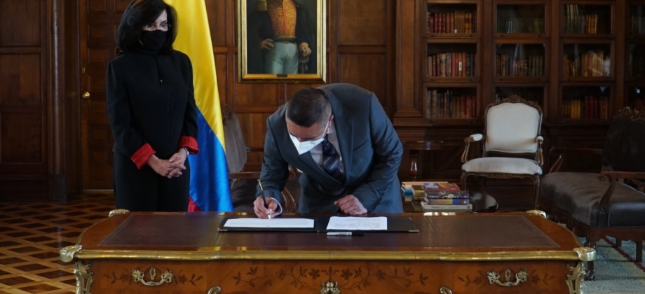  José Antonio Solarte es el nuevo Embajador de Colombia en Argelia 