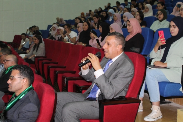 Debate por parte del público. Créditos: Universidad de Argel 2